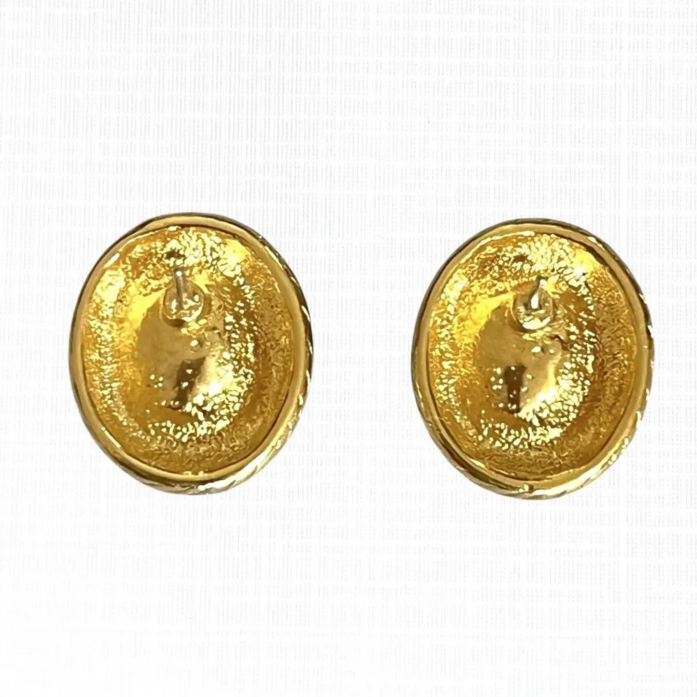 Vintage Oval Rhinestone Earrings Gold Tone Ribbed Bezel Studs Pierced 3/4